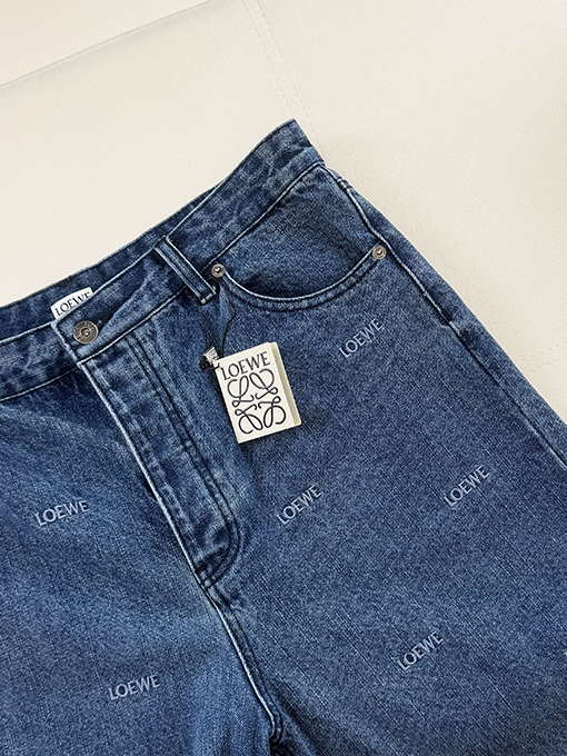 ロエベ 全幅刺繍デニムパンツ