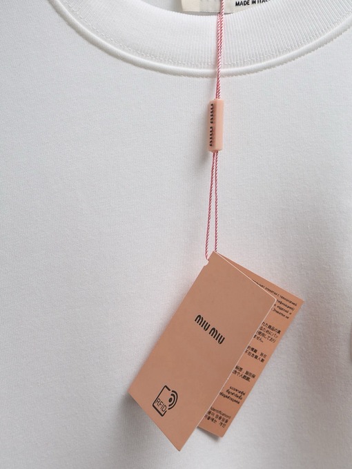ミュウミュウ 秋冬コレクション クルーネックスウェット