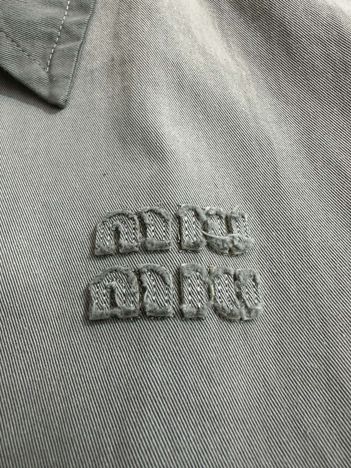 ミュウミュウ 刺繍ロゴ入りヴィンテージジップアップジャケット