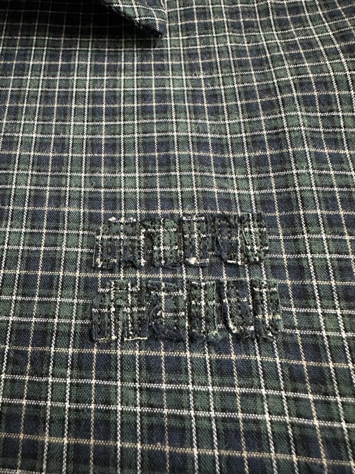 ミュウミュウジップアップジャケットコピー 刺繍ロゴ入りチェック柄ジップアップジャケット