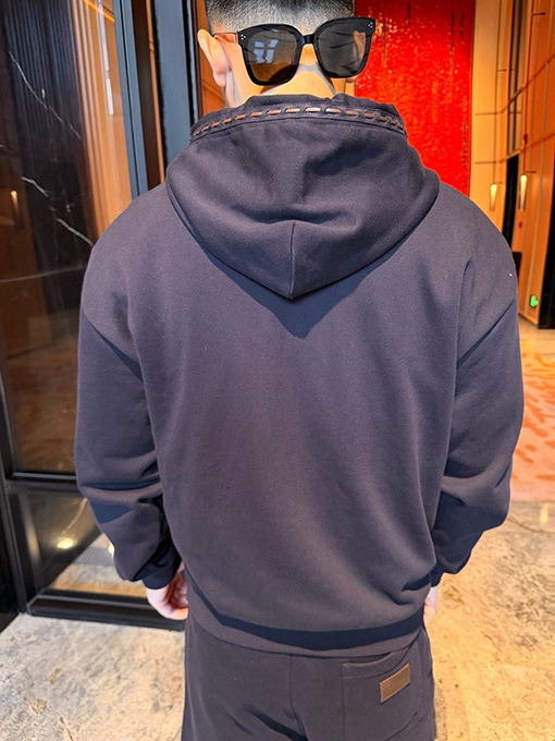 フェンディスウェットジャケットコピー コットン製レザーパッチロゴ入りスウェットジャケット