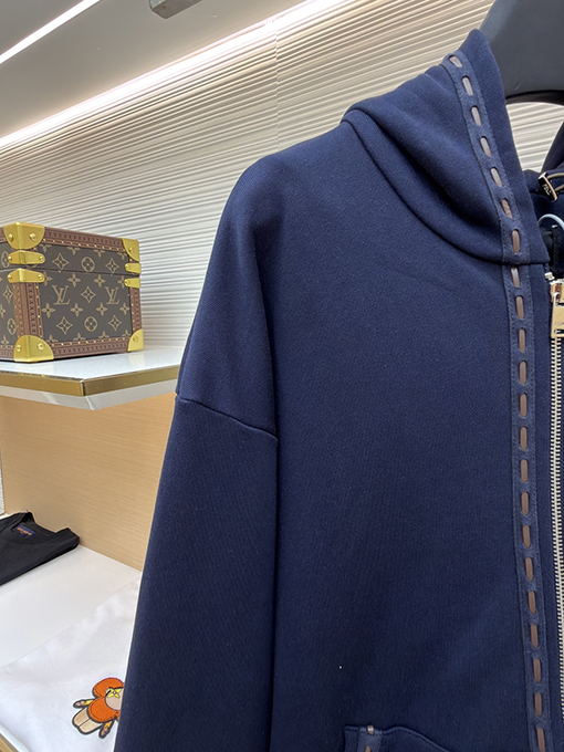 フェンディスウェットジャケットコピー コットン製レザーパッチロゴ入りスウェットジャケット