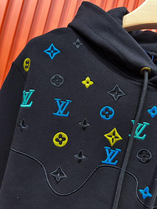 ルイヴィトンフード付きスウェットスーパーコピー カラフルなハーフボディ・総柄ロゴ刺繍 ウォッシュフーディー