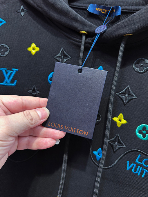 ルイヴィトンフード付きスウェットスーパーコピー カラフルなハーフボディ・総柄ロゴ刺繍 ウォッシュフーディー