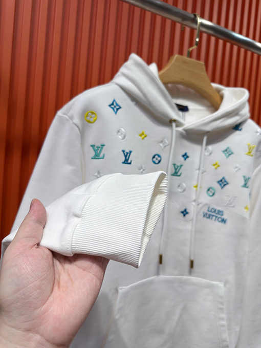 ルイヴィトンフード付きスウェットスーパーコピー カラフルなハーフボディ・総柄ロゴ刺繍 ウォッシュフーディー