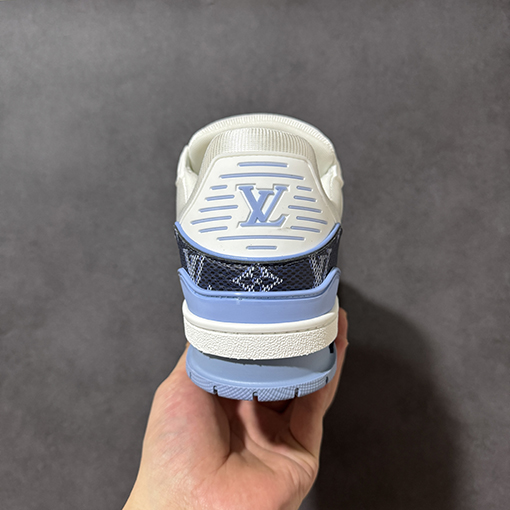 ルイヴィトンコピー LV Trainer クラシックな高級スポーツシューズシリーズ