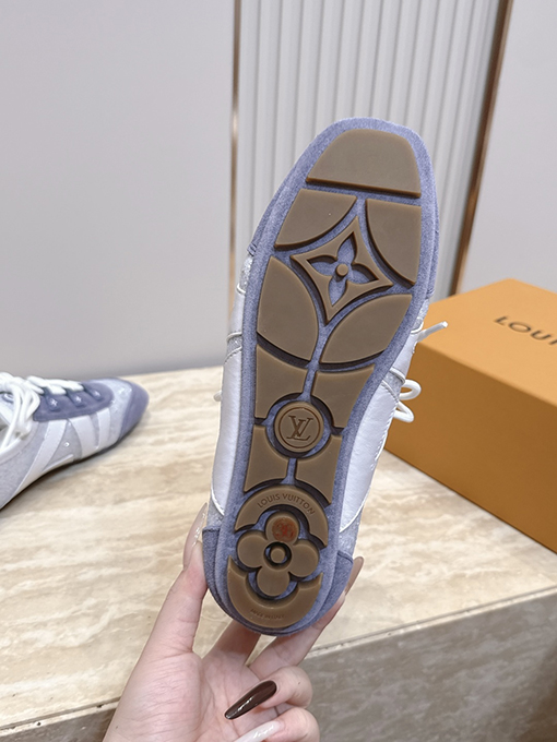 ルイヴィトンコピー レディースバレエスタイルのスニーカー