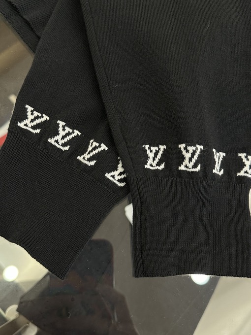 ルイヴィトン 刺繍ロゴ入りコットンクルーネックセーター