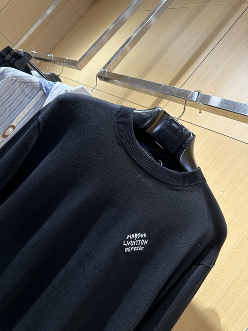 ルイヴィトン 刺繍ロゴ入りコットンクルーネックセーター