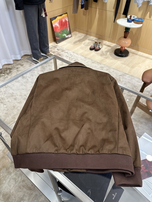ルイヴィトン ロゴ入りラペルジップアップスエードジャケット