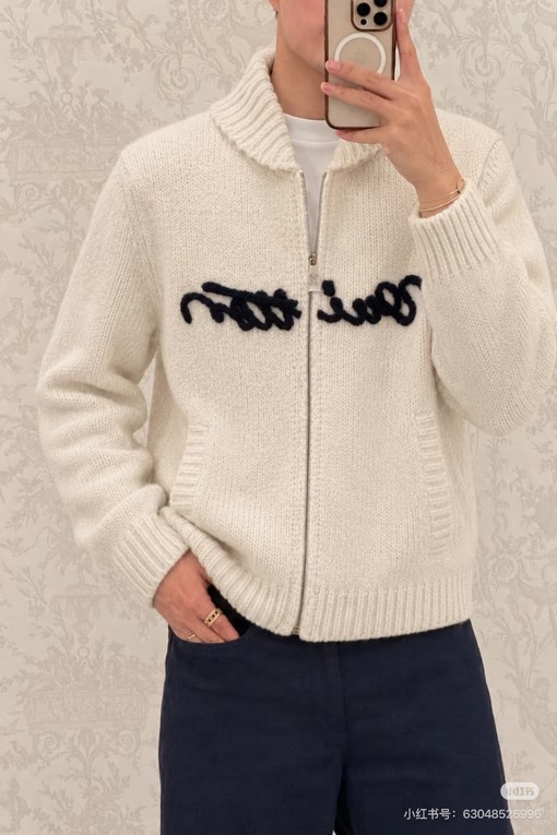 ルイヴィトン 刺繍入りレターカラーのジップアップカーディガンセーター