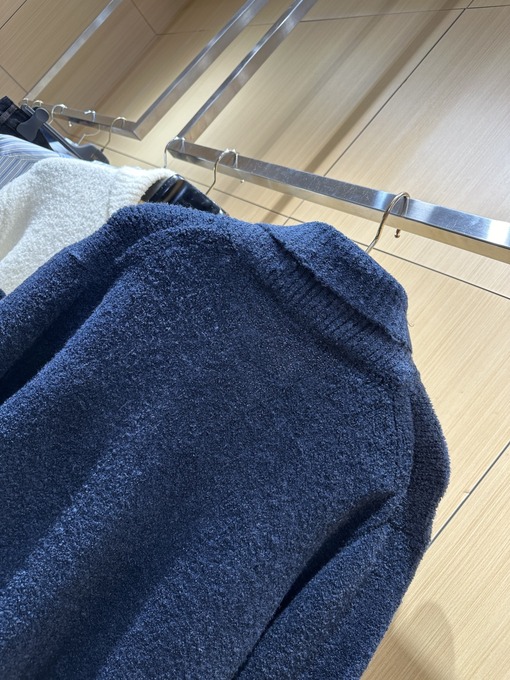 ルイヴィトン 刺繍入りレターカラーのジップアップカーディガンセーター