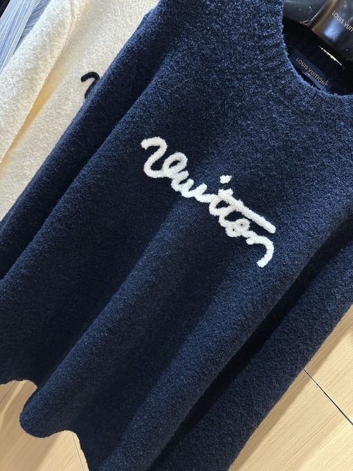 ルイヴィトンクルーネックのウールセータースーパーコピー 刺繍文字入りクルーネックウールセーター