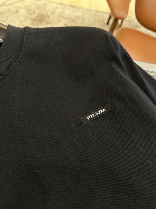プラダ ロゴ入りクルーネック長袖シャツ