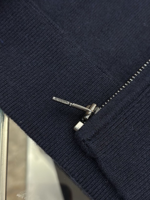 バーバリーコピー 刺繍入りフード付きニットカーディガン