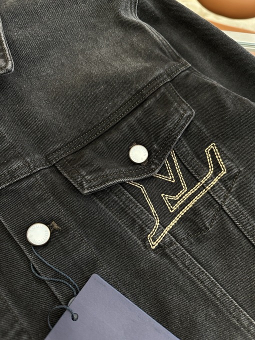 ルイヴィトンスーパーコピー 襟にステッチ刺繍クラシックなデニムジャケット