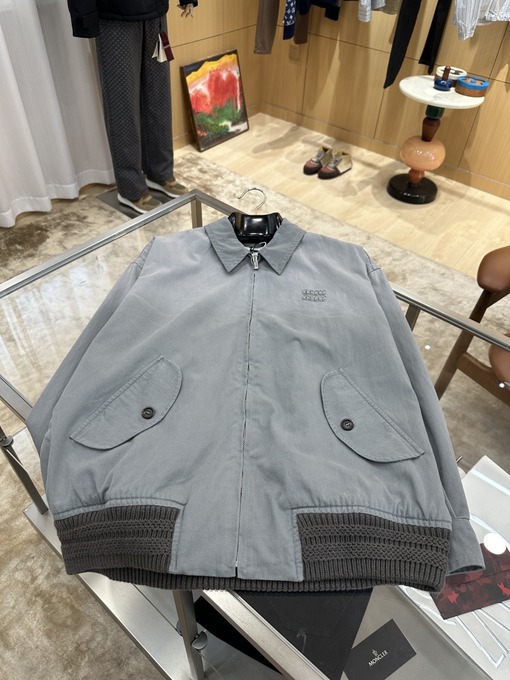 ミュウミュウ ロゴ入りラペルジッパーカラーブロックダメージのジャケット