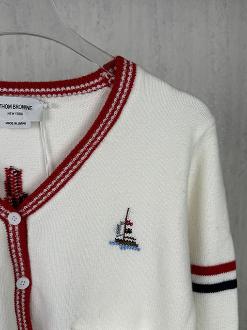 トムブラウン ヨットの刺繍入りVネックニットセーター