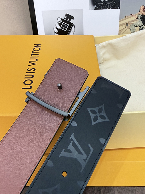 ルイヴィトンスーパーコピー オールブラックのエンボスマットブラックバックルレザーベルト
