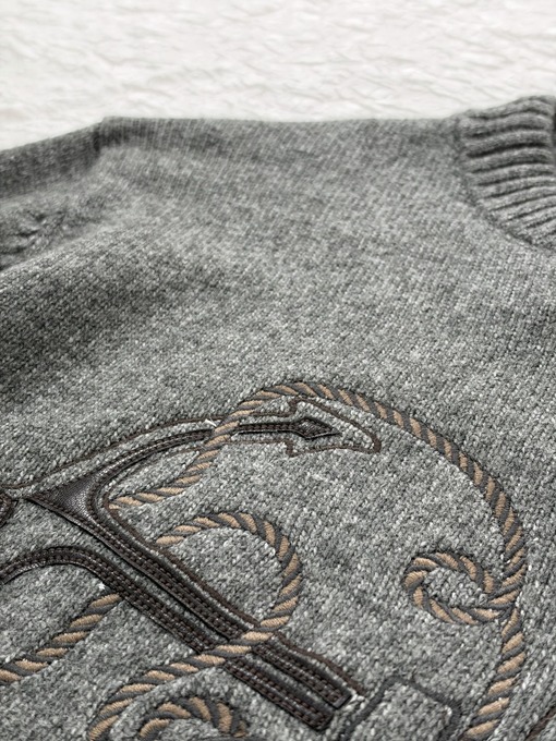 エルメスコピー クラシックな錨のパッチワークレザー刺繍クルーネックセーター