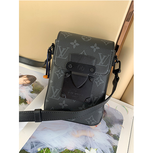 ルイヴィトンスーパーコピー ショルダー バックM81522 S-Lock Vertical Wearable