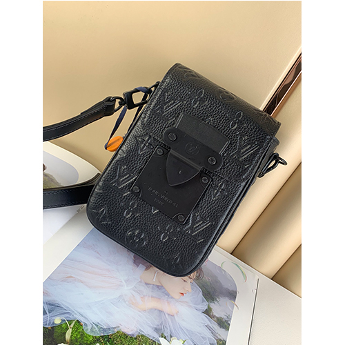 ルイヴィトンスーパーコピー メンズクロスボディバッグ、小さくて実用的なバッグ S-Lock Vertical Wearable