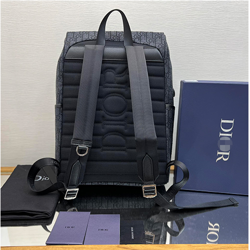 ディオールスーパーコピー 人気 リュックサック 高品質