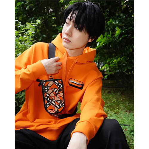 バーバリー偽物恋人  ファッション  パーカー フード Tシャツ
