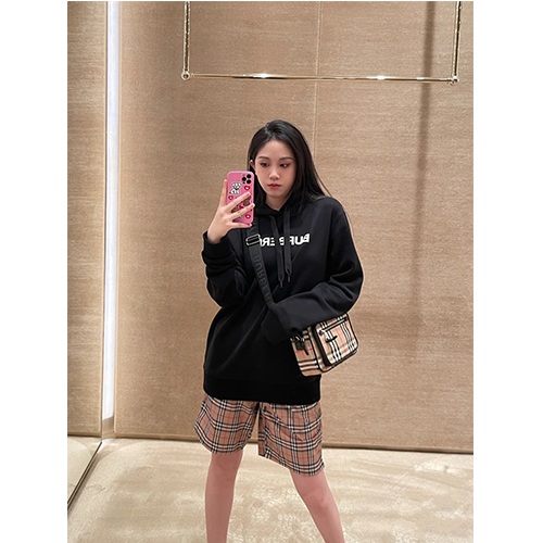 バーバリー偽物恋人  ファッション  パーカー フード Tシャツ