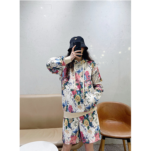 ルイヴィトン偽物 メンズ レディース パーカー フード Tシャツ
