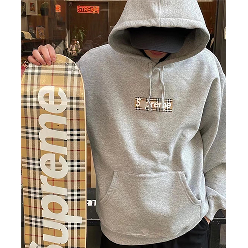シュプリームスーパーコピー × バーバリー コラボ メンズレディース パーカー フード Tシャツ 高品質