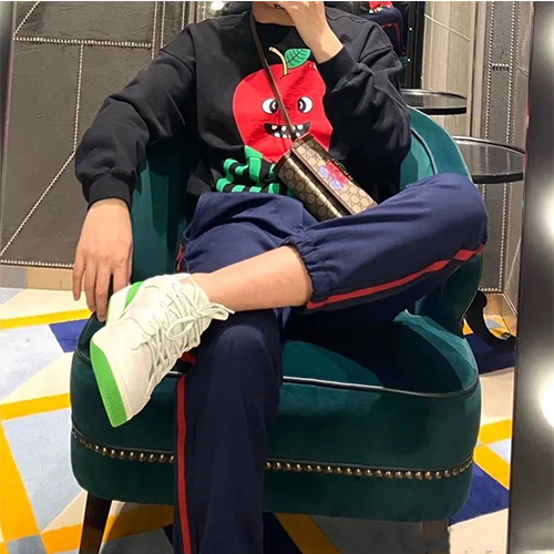 グッチ偽物  メンズ レディース スウェットTシャツ