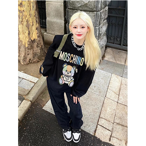 モスキーノ偽物 メンズレディース パーカー フード Tシャツ