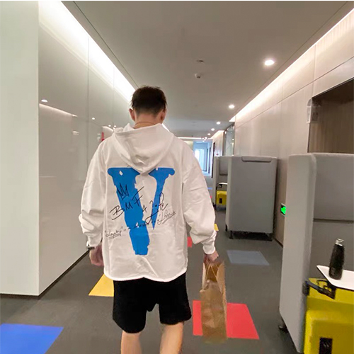 ヴィーローン スーパーコピーメンズレディース パーカー フード Tシャツ