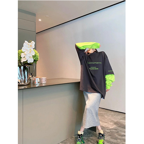 バレンシアガ  スーパーコピー メンズ レディース  長袖 Tシャツ  ロンT