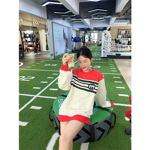 グッチ偽物 人気のスウェットTシャツ カップルアイテム 高品質