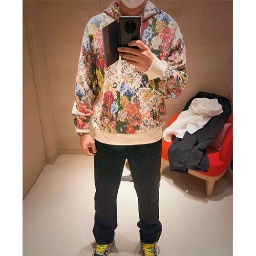 ルイヴィトンスーパーコピー  パーカー フード Tシャツ 高品質
