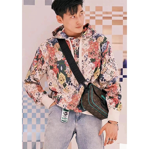 ルイヴィトンスーパーコピー  パーカー フード Tシャツ 高品質