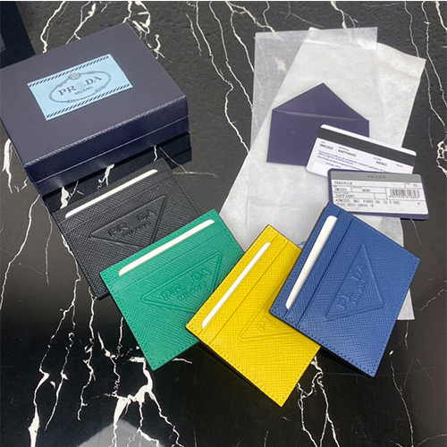 プラダ コピーカードケース  Saffiano   高品質