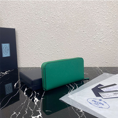プラダ  長財布偽物  Saffiano ファスナ付き   高品質