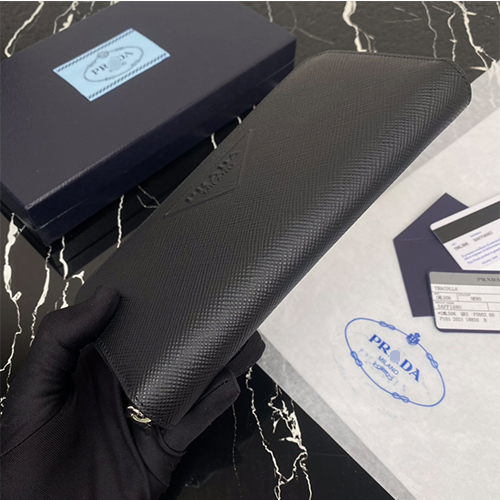 プラダ  長財布偽物  Saffiano ファスナ付き   高品質