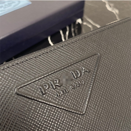 プラダ  長財布偽物  Saffiano ファスナ付き   高品質