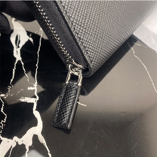 プラダ  長財布偽物  Saffiano ファスナ付き   高品質