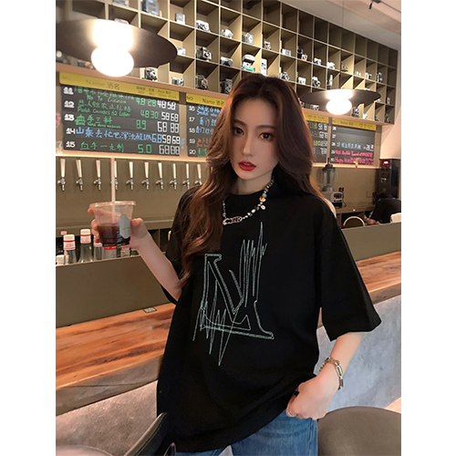 ルイヴィトン偽物メンズ レディース 半袖Tシャツ