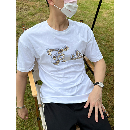 フェンディ偽物メンズ レディース 半袖Tシャツ