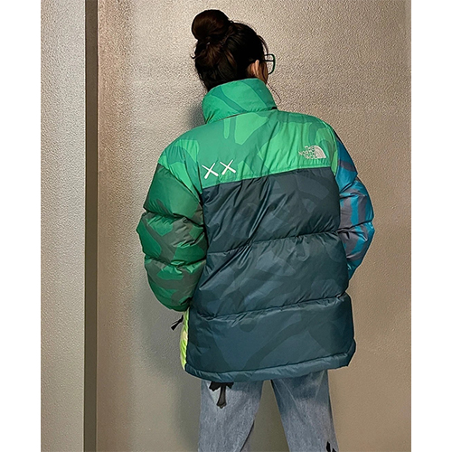 ノースフェイス × KAWS コラボ ダウンジャケット 高品質