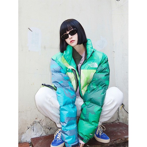 ノースフェイス × KAWS コラボ ダウンジャケット 高品質