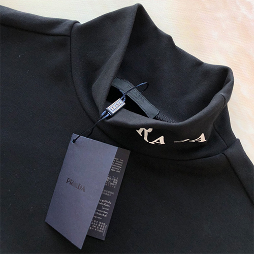 プラダコピーメンズ レディース 長袖Tシャツ