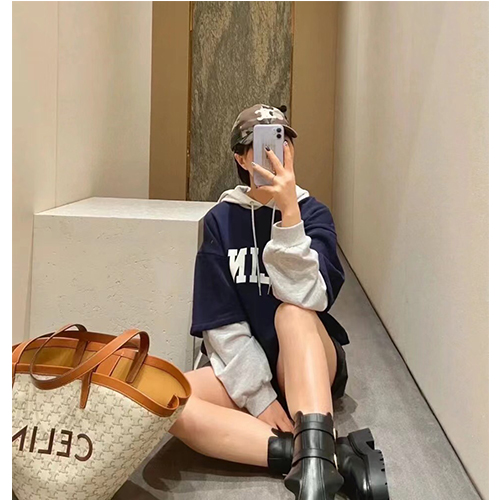セリーヌ スーパーコピーフード Tシャツ パーカー