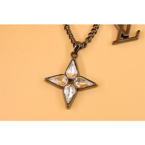 ルイヴィトンスーパーコピー Flower Cut ネックレス アクセサリー